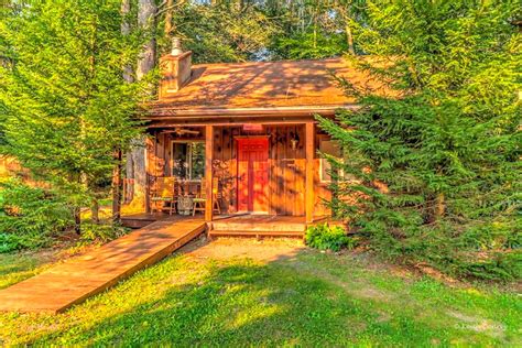 Cabin Rental | The Poconos, Pennsylvania | Glamping Hub