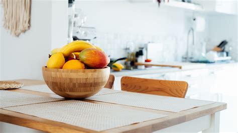 The Type Of Bowl Matters For Keeping Your Fruit Fresh