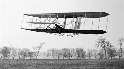 Flight 85: Orville Wright in flight, distance of approx. 1,760 feet in ...