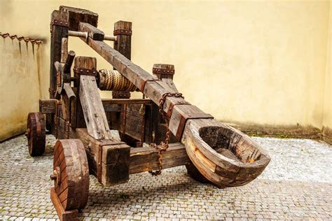 Catapult: The Long-Reaching History of a Prominent Medieval Siege Engine | Ancient Origins