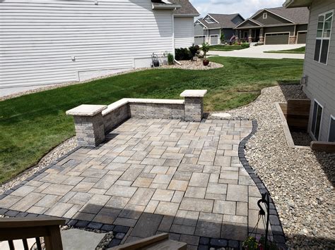 Patio with Retaining Wall | Norwalk Seasonal Services