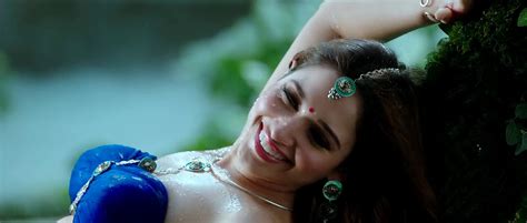 Indian Hot Actress: Tamanna hot scenes from bahubali