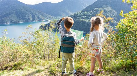 Fun Ways to Teach Our Kids About Nature - Signing Time