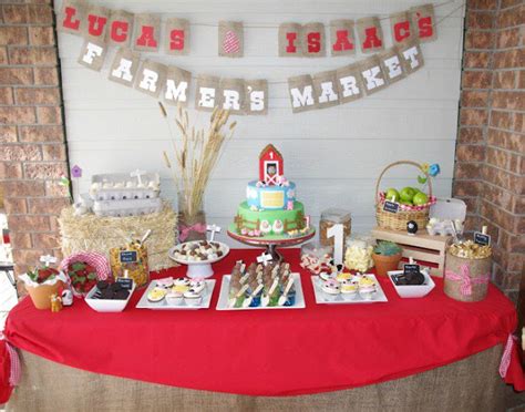 Little Big Company | The Blog: Farmyard Party by Party Cakes - A piece of art for any occasion