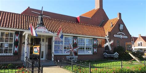 Volendams museum Volendam. More info at Naupar.com. | NAUPAR