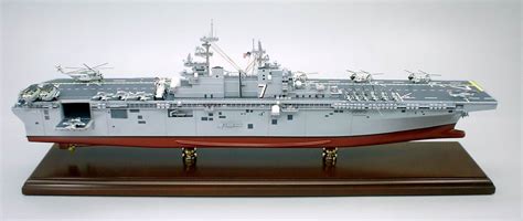 LHD-7 - Iwo Jima - Amphibious Assault Ship - 1/350 Scale Mahogany Ship ...