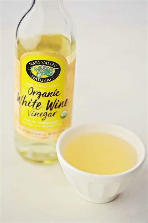 Substitute For White Wine Vinegar: 10 Great Choices - Flavorful Home