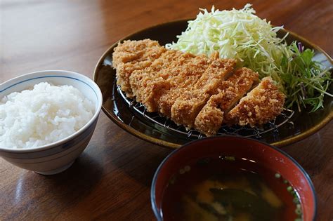 Tonkatsu Teishoku (Pork Cutlet Meal) | Photo: © tokyoviews.c… | Flickr