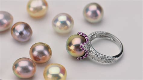 Pearl Buying Guide | South Sea Pearls & More | Diamond Story