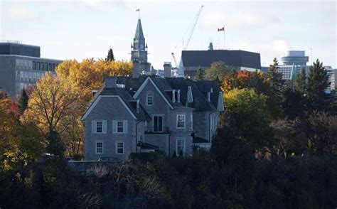 Fate of Prime Minister’s Residence up in the Air as Staff Move out Due to Hazards