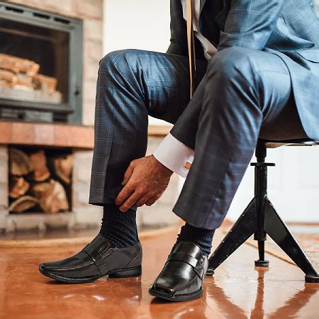 10 Best Shoes to Wear with Suit that Every Man Needs in His Closet