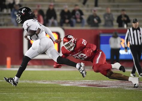 UH Cougars: Offense struggles in loss to Cincinnati