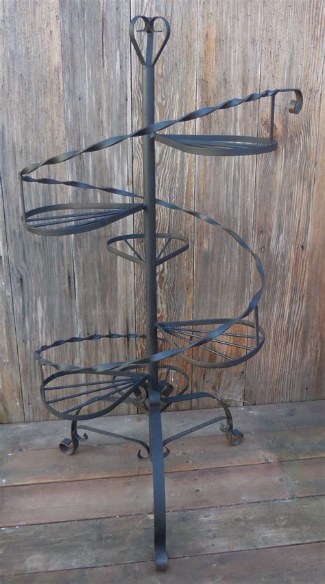 6 Tier Wrought Iron Plant Stand | Maceteros de pared, Proyectos de jardín, Colgadores de plantas