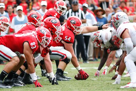 Offensive line struggles controlling line of scrimmage against Nicholls ...