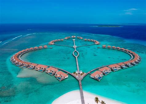 Radisson Blu Resort Maldives | The Lazing Wanderer