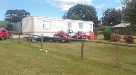 Coombe View Farm Campsite - Camping Places