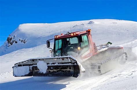 Let's Look at the PistenBully Snowplow That Ran Over Jeremy Renner