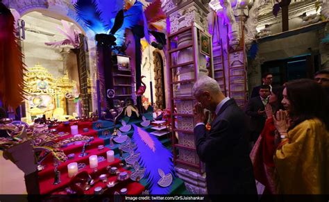 Diwali 2023: S Jaishankar, Wife Kyoko Jaishankar Offer Prayers At BAPS Shri Swaminarayan Temple ...