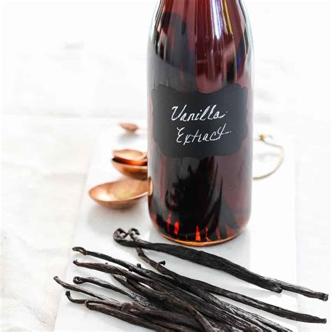 Vanilla Extract Recipe - Delicious Table