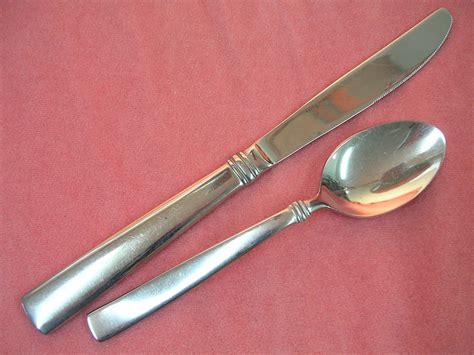 REED & BARTON REGENT TEASPOON & KNIFE HERITAGE MINT STAINLESS FLATWARE SILVERWARE