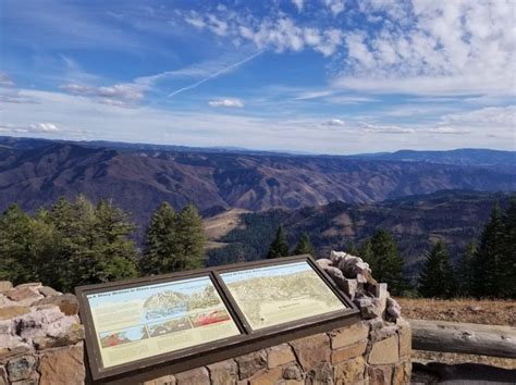 Visit The Hells Canyon Overlook Across The Oregon And Idaho Border