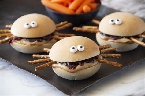 Creepy Crawly Halloween Sandwiches - Studio 5