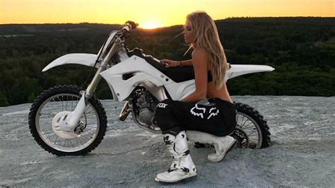 Beautiful Girls on Dirt Bikes | Girls who Need Adrenaline [HD] - YouTube