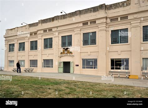 Exterior, prison administration building, Alcatraz Island Stock Photo: 34462587 - Alamy