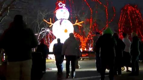 Wildlights, animals, and families all at the Columbus Zoo | NBC4 WCMH-TV