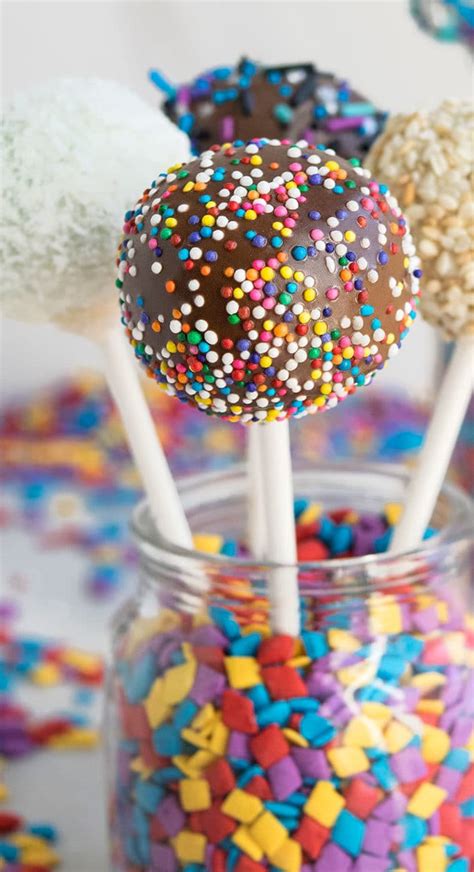 How to Make Cake Pops and Cake Balls - CakeWhiz