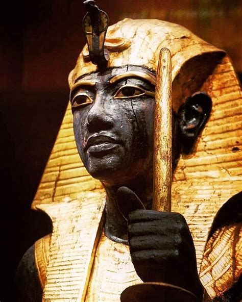 King Tut Black Statue