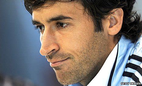 BBC Sport - Football - Raul signs for Schalke after leaving Real Madrid