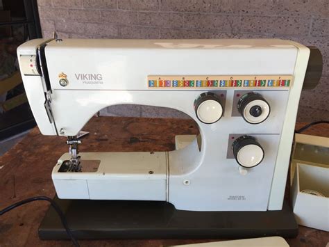 Husqvarna VIKING Sewing Machine Sweden Model 64 30 6000 Series With Manuals And Accessories