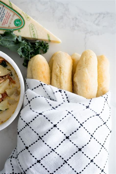 Copycat Olive Garden Breadsticks Recipe - Cooking With Karli