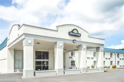 Days Inn by Wyndham Roanoke Near I-81 | Roanoke, VA Hotels