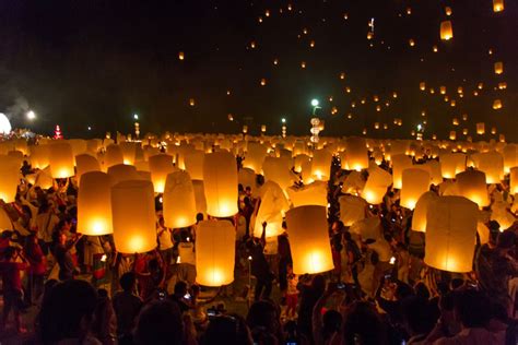 Thailand's Yi Peng Festival Fills Sky With Light, hearts With Forgiveness