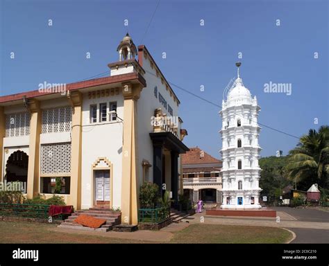 Small hindu temple hi-res stock photography and images - Alamy