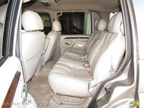 2000 Cadillac Escalade 4WD interior Photo #55863517 | GTCarLot.com