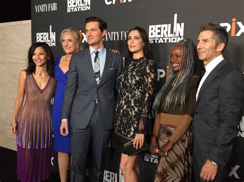 With the Berlin Station cast on the red carpet (@BerlinStation) : r/RichardArmitage