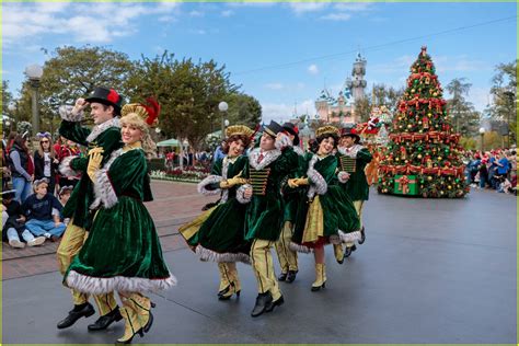 ABC's Disney Magical Christmas Day Parade 2022 - Full Performers & Songs Lineup Revealed!: Photo ...