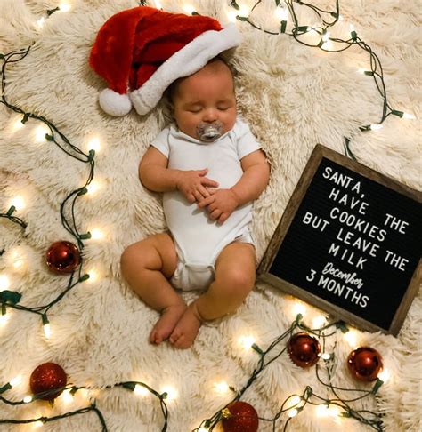 Christmas baby photo | Baby christmas photos, Christmas baby pictures, Baby christmas photography