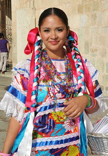 Mujer Woman Oaxaca Mexico Mexicana by Thomas Aleto on Flickr - Woman dressed in a pretty Mazatec ...