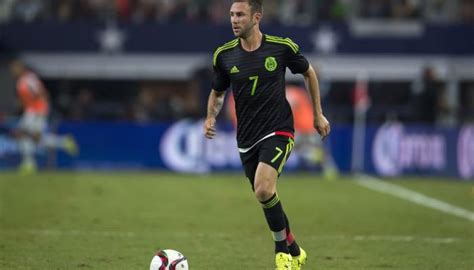 Ten Soccer Players who can give Mexico an impulse in Russia World Cup ...