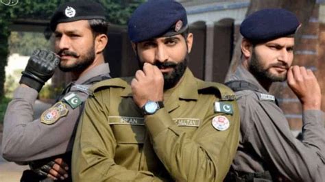 Punjab Police is Getting New Uniform Once Again - Economy.pk