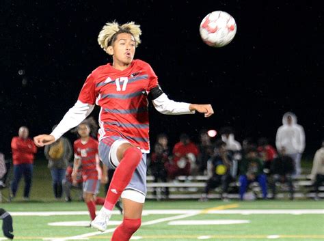 Soccer roundup: No. 7 Willmar boys turn up the defense - West Central ...