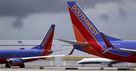 Southwest Airlines Pilots Vote 'Overwhelmingly' to Authorize Strike Ahead of Busy Summer Season