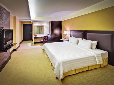 NagaWorld Hotel & Entertainment Complex in Phnom Penh - Room Deals, Photos & Reviews