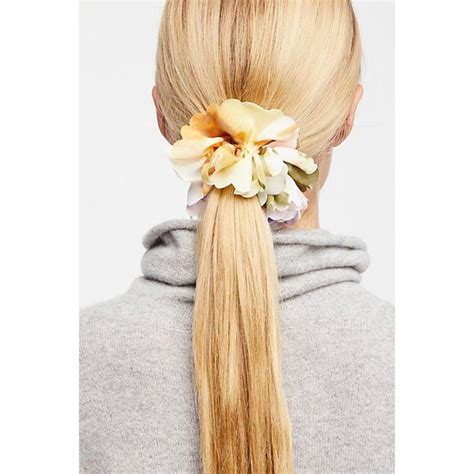 '80s Hair Scrunchies Are Making a Trendy Comeback | Allure