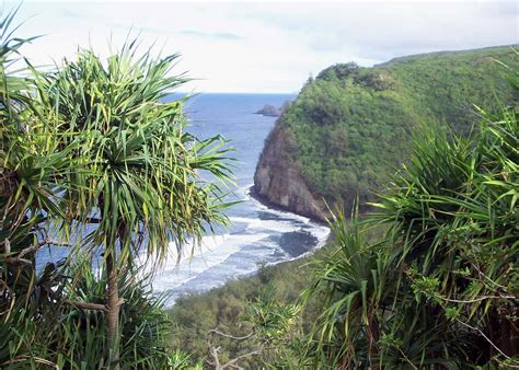 Pololu Valley Overlook - Hawaii Pictures