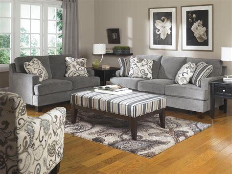 10+ Gray Sofas In Living Rooms – HomeDecorish